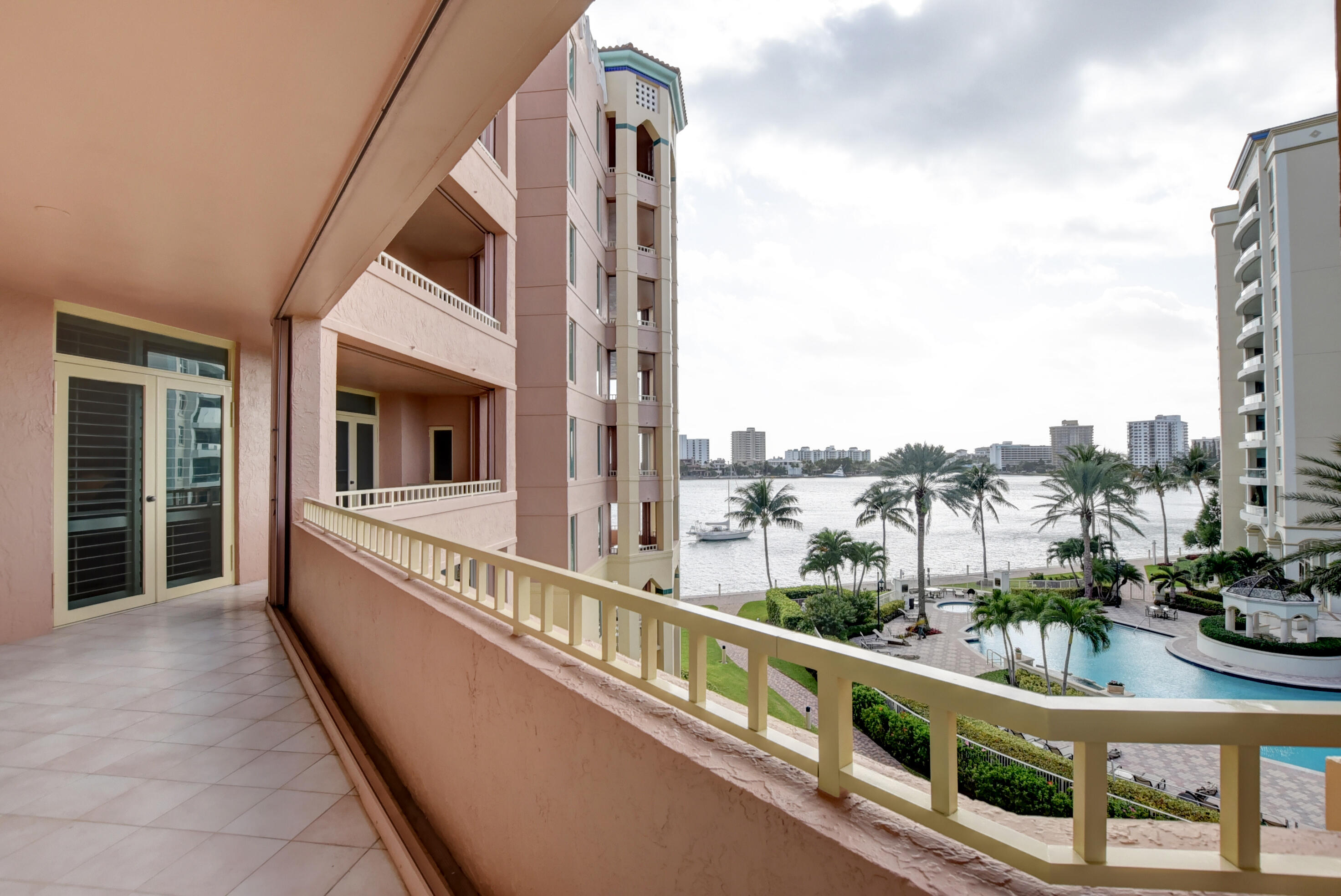 300 Southeast 5th Avenue, Unit 4110 Boca Raton, FL 33432 - Photo 23 of 31 Balcony view