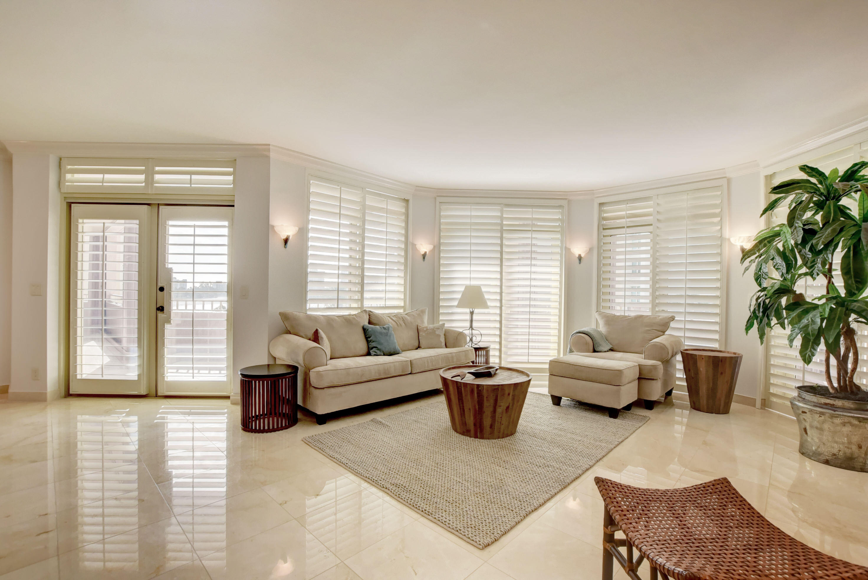 300 Southeast 5th Avenue, Unit 4110 Boca Raton, FL 33432 - Photo 5 of 31 Living Area