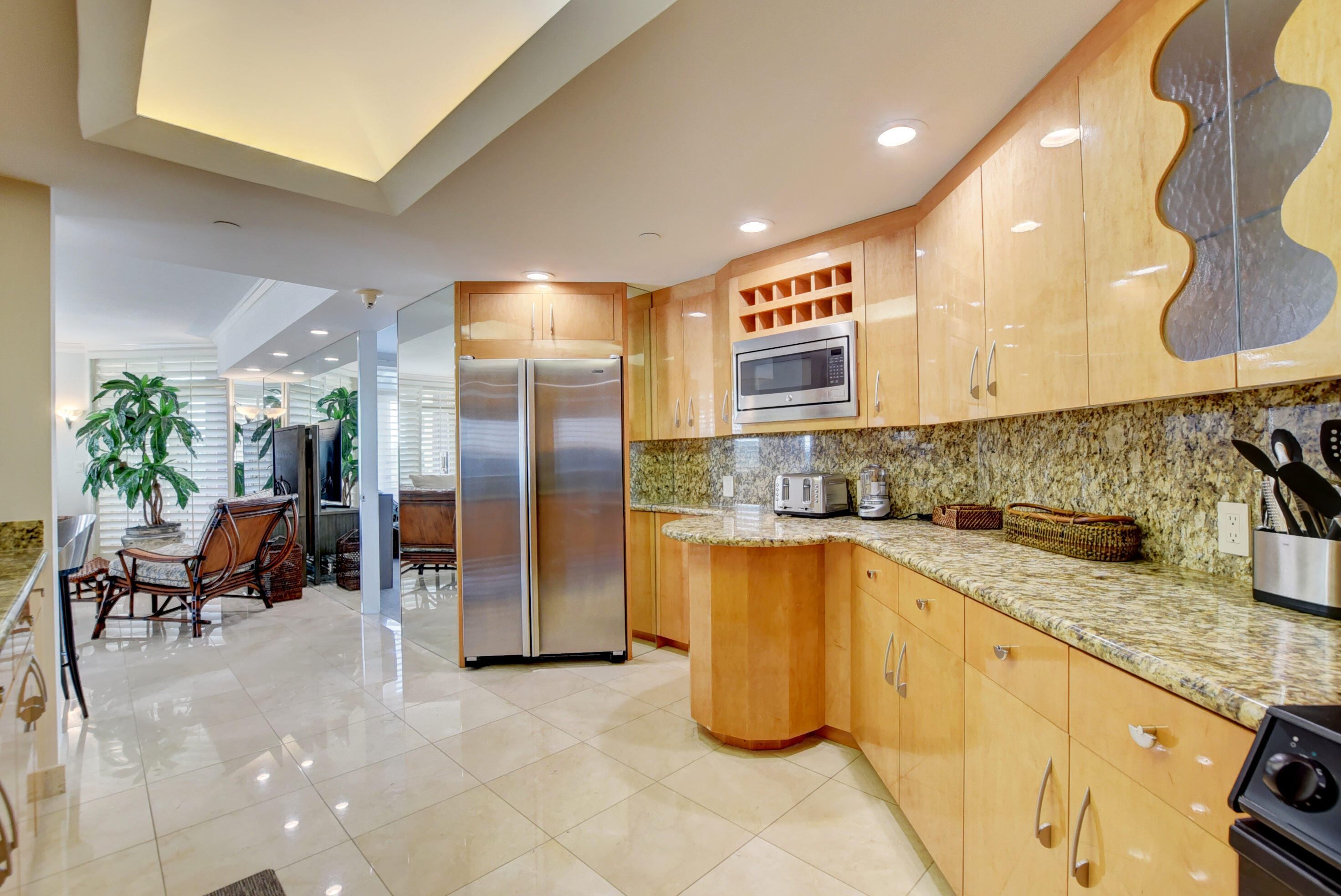 300 Southeast 5th Avenue, Unit 4110 Boca Raton, FL 33432 - Photo 9 of 31 Kitchen
