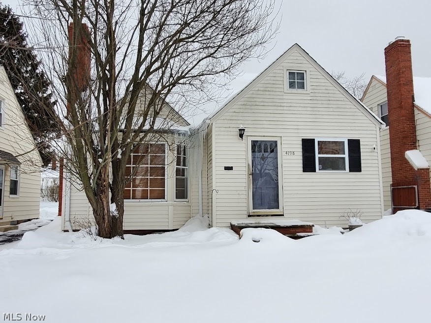 4198 Stilmore Road Cleveland, OH 44121 - Photo 1 of 35
