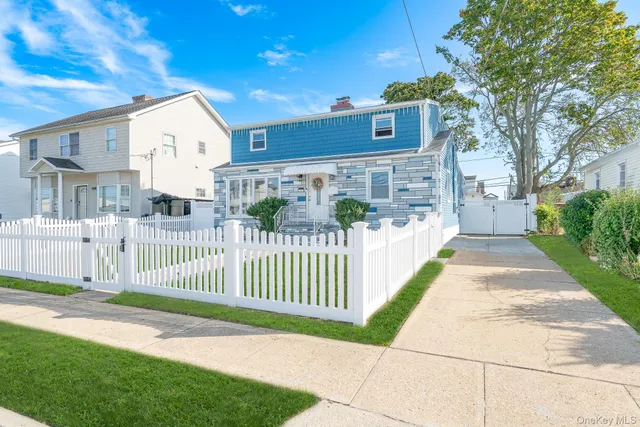 $729,990 | 11 Overton Street, Freeport, NY 11520