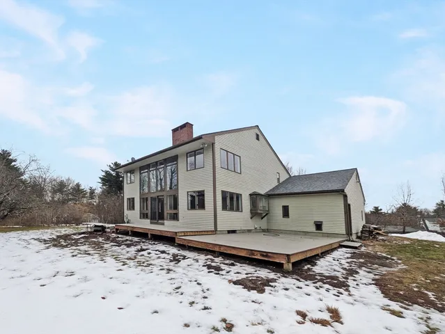 $3,600 | 6 Bancroft Street, Pepperell, MA 01463