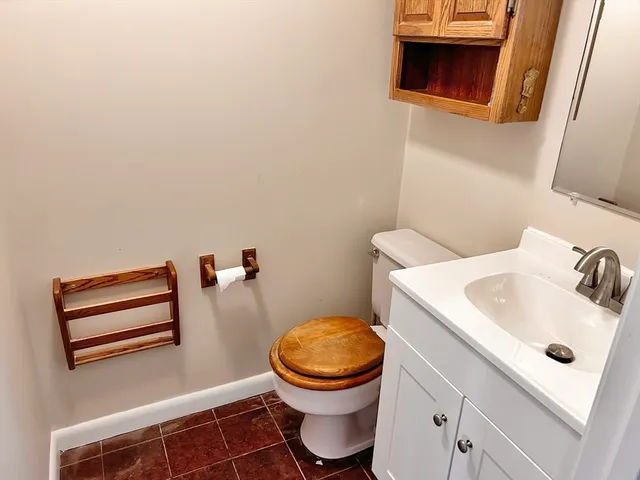 $3,600 | 6 Bancroft Street, Pepperell, MA 01463