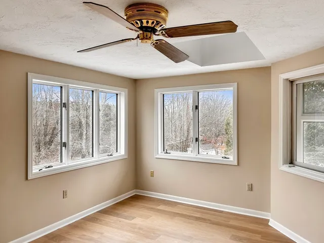 $3,600 | 6 Bancroft Street, Pepperell, MA 01463