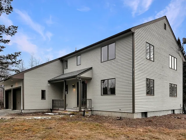 $3,600 | 6 Bancroft Street, Pepperell, MA 01463