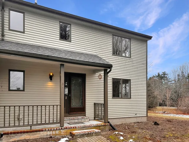 $3,600 | 6 Bancroft Street, Pepperell, MA 01463