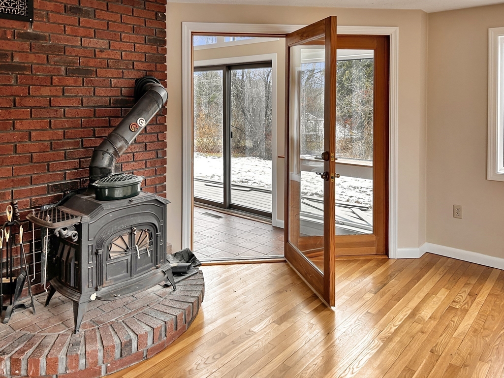 6 Bancroft Street Pepperell, MA 01463 - Photo 8 of 24