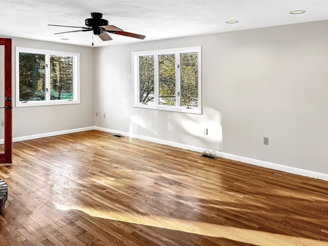 $3,600 | 6 Bancroft Street, Pepperell, MA 01463