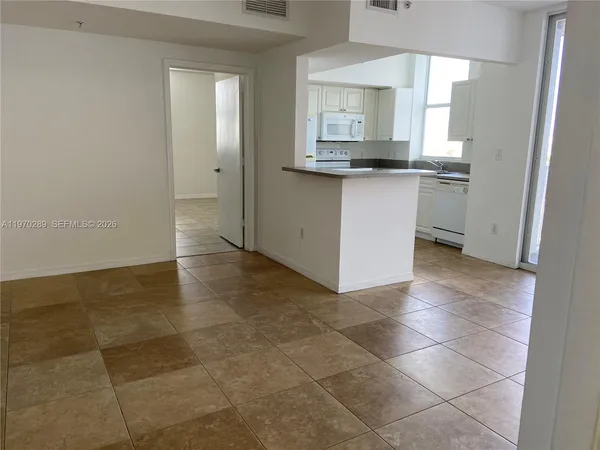 $2,400 | 1 Glen Royal Parkway, Unit 1112, Miami, FL 33125