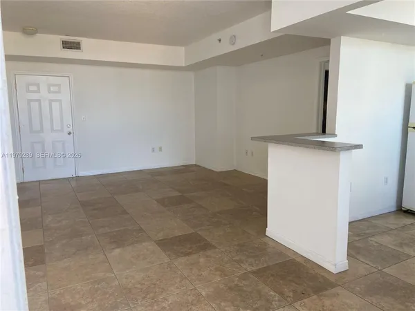 $2,400 | 1 Glen Royal Parkway, Unit 1112, Miami, FL 33125