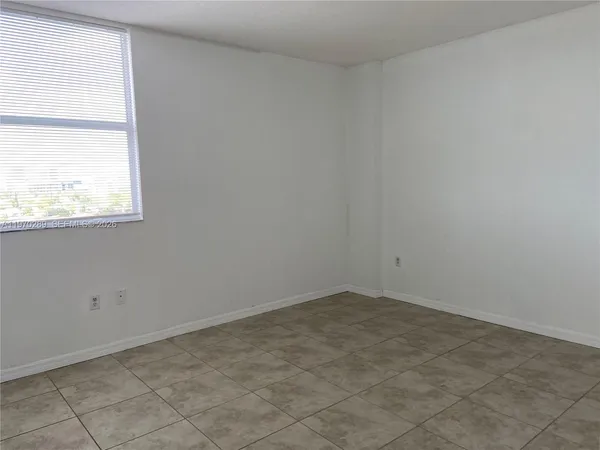 $2,400 | 1 Glen Royal Parkway, Unit 1112, Miami, FL 33125