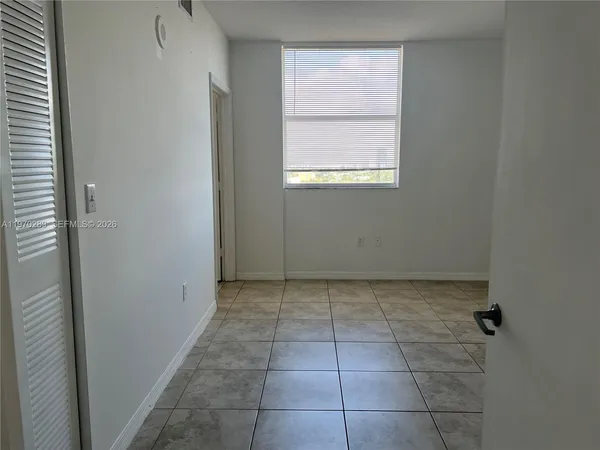$2,400 | 1 Glen Royal Parkway, Unit 1112, Miami, FL 33125