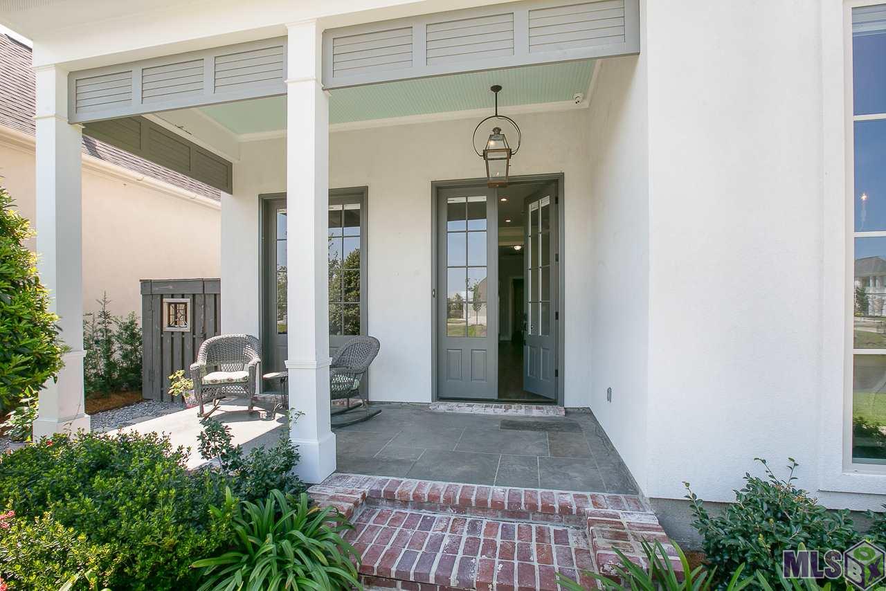 1929 Perennial Lane Baton Rouge, LA 70810 - Photo 3 of 34 Porch