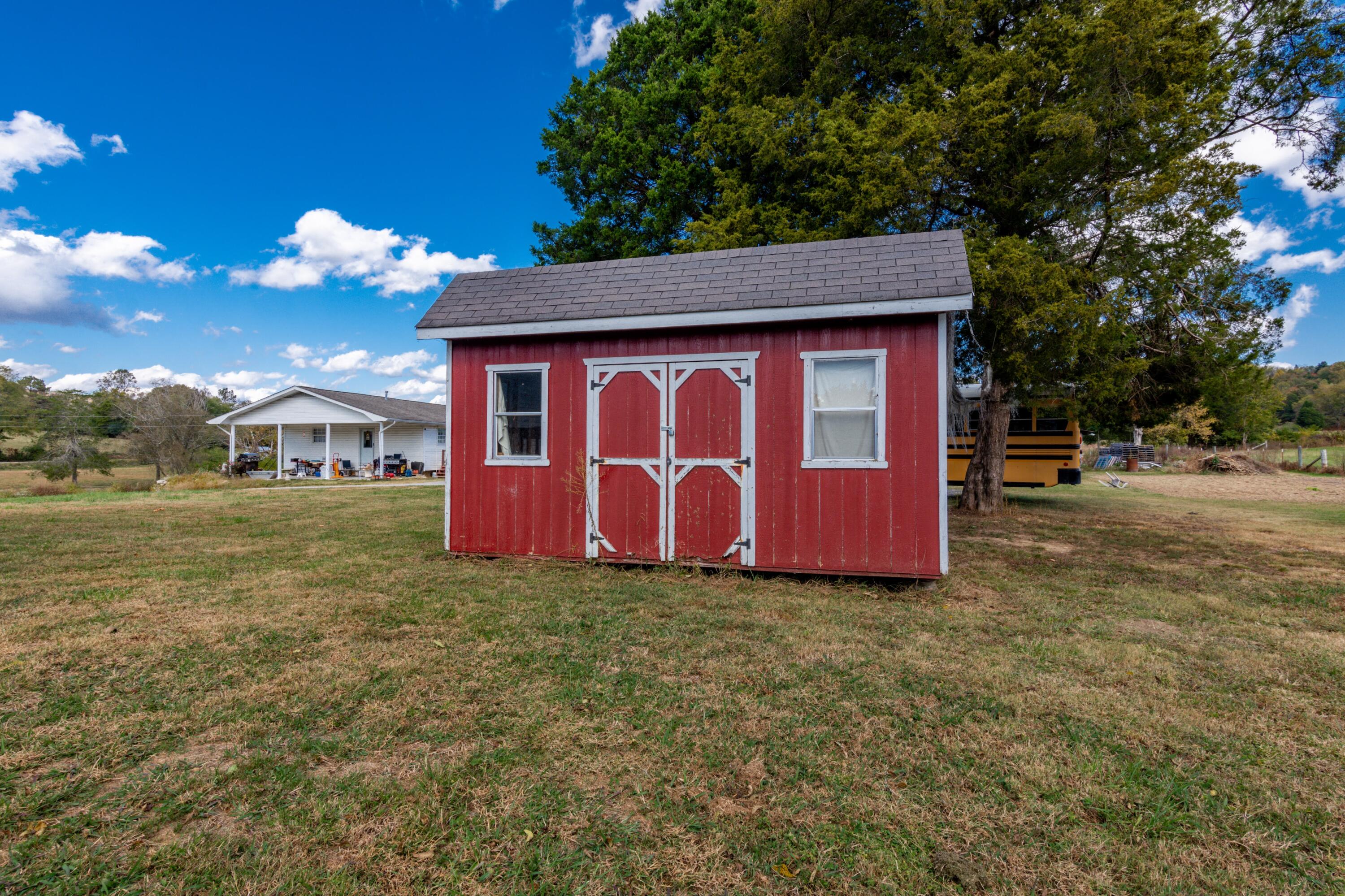 1680 Muddy Creek Road Spring City, TN 37381 - Photo 20 of 22 135 Lemons Ln-20
