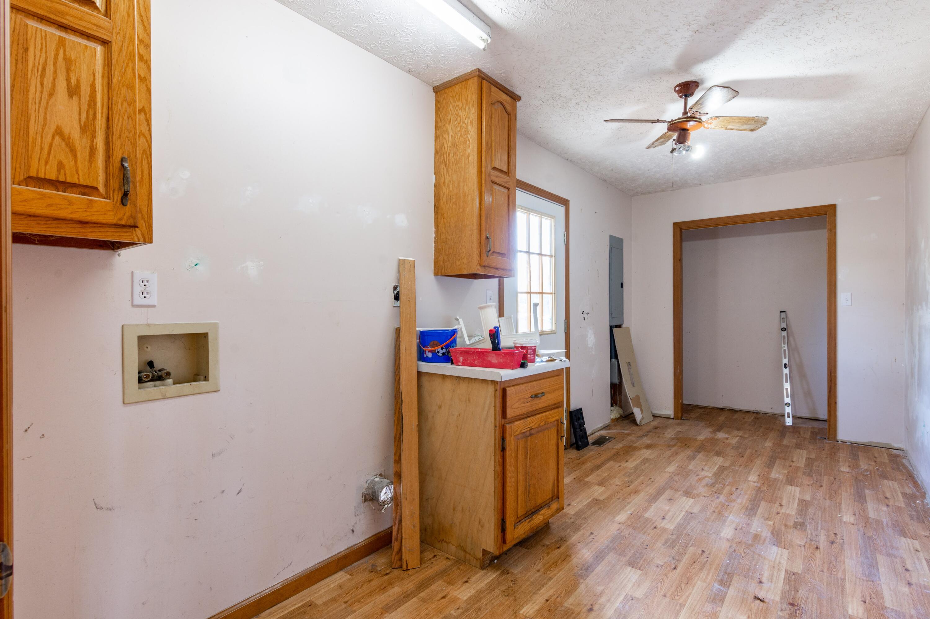 1680 Muddy Creek Road Spring City, TN 37381 - Photo 9 of 22 135 Lemons Ln-9