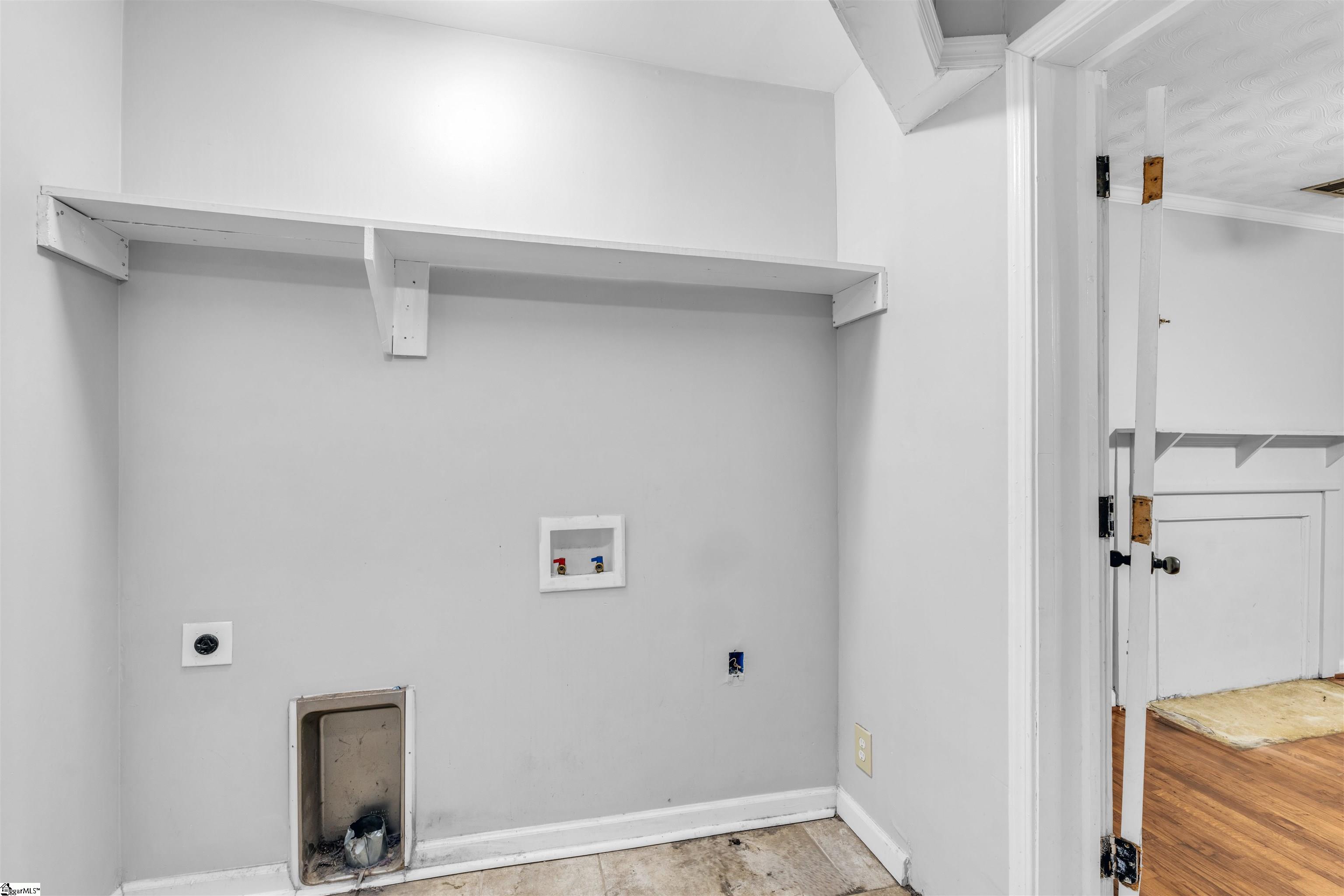 521 Perry Avenue Greenville, SC 29611 - Photo 13 of 21