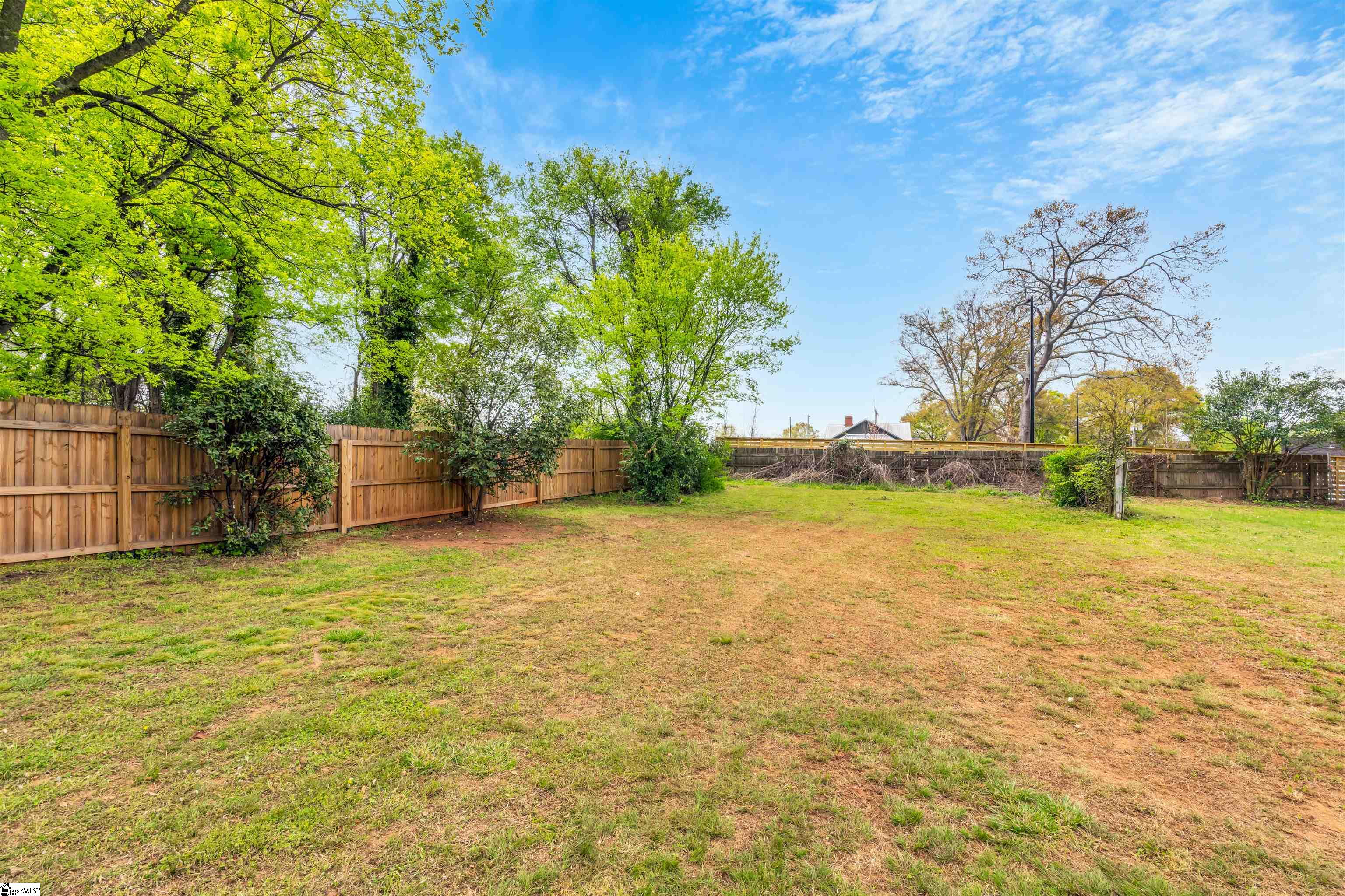 521 Perry Avenue Greenville, SC 29611 - Photo 15 of 21