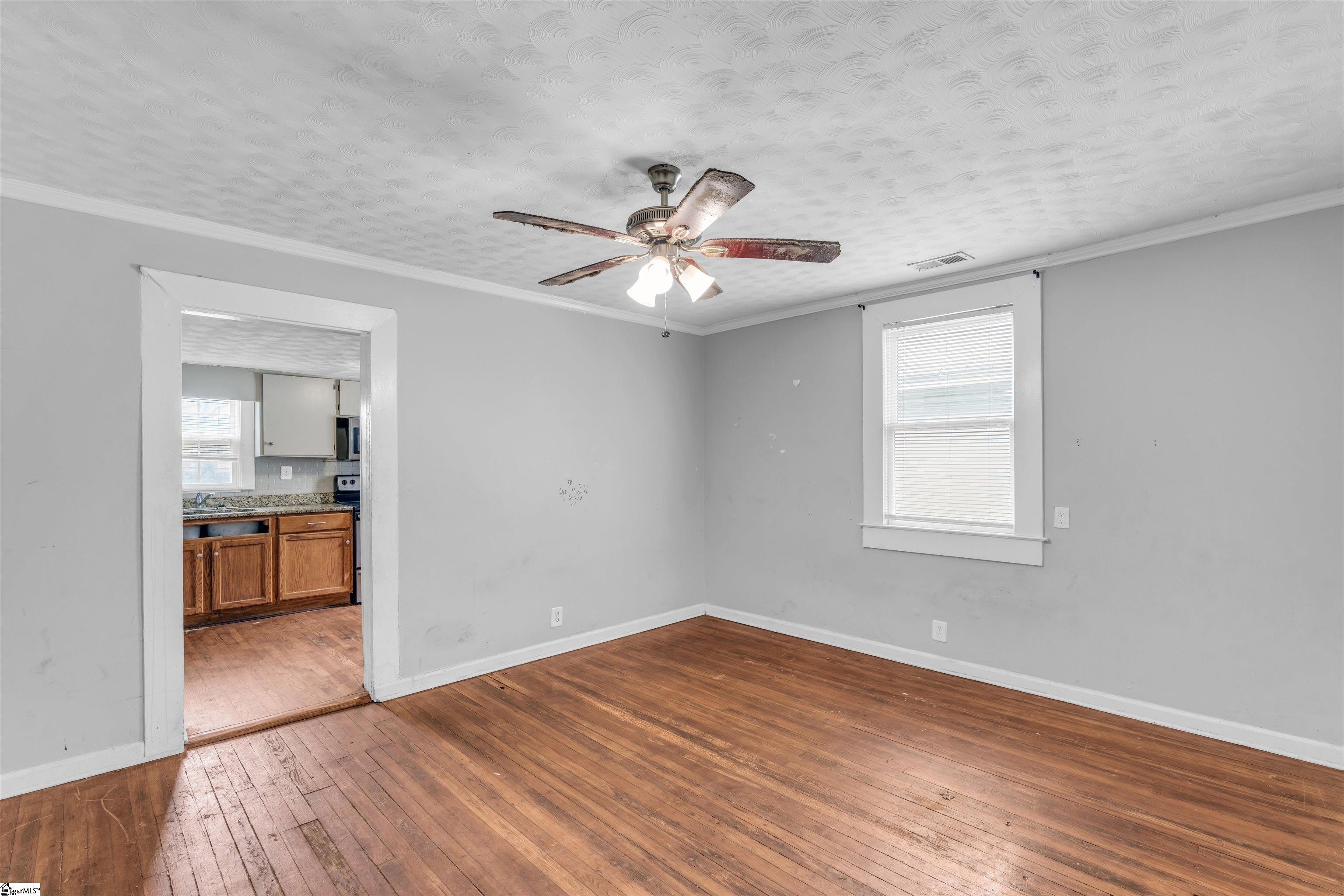 521 Perry Avenue Greenville, SC 29611 - Photo 7 of 21
