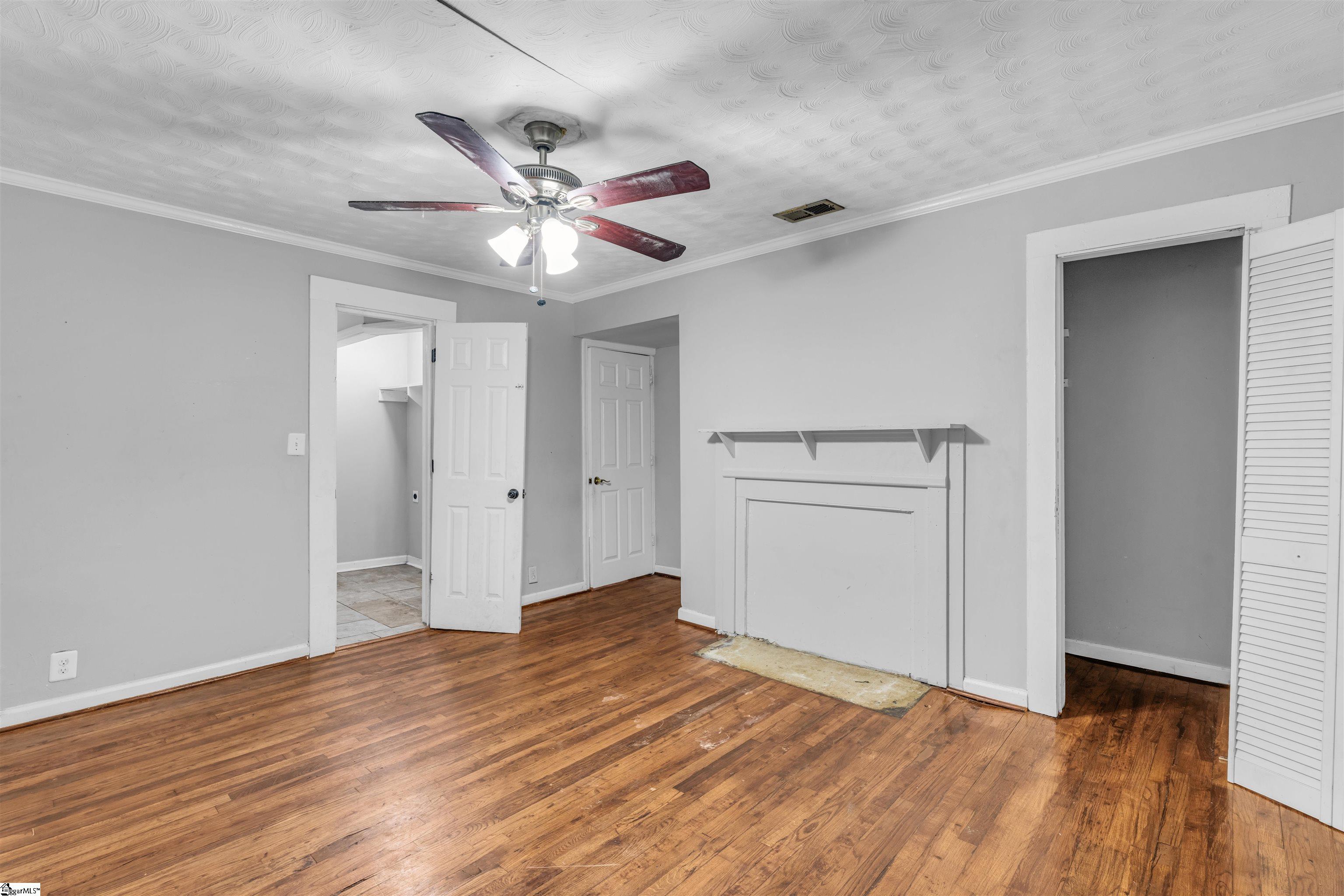 521 Perry Avenue Greenville, SC 29611 - Photo 8 of 21