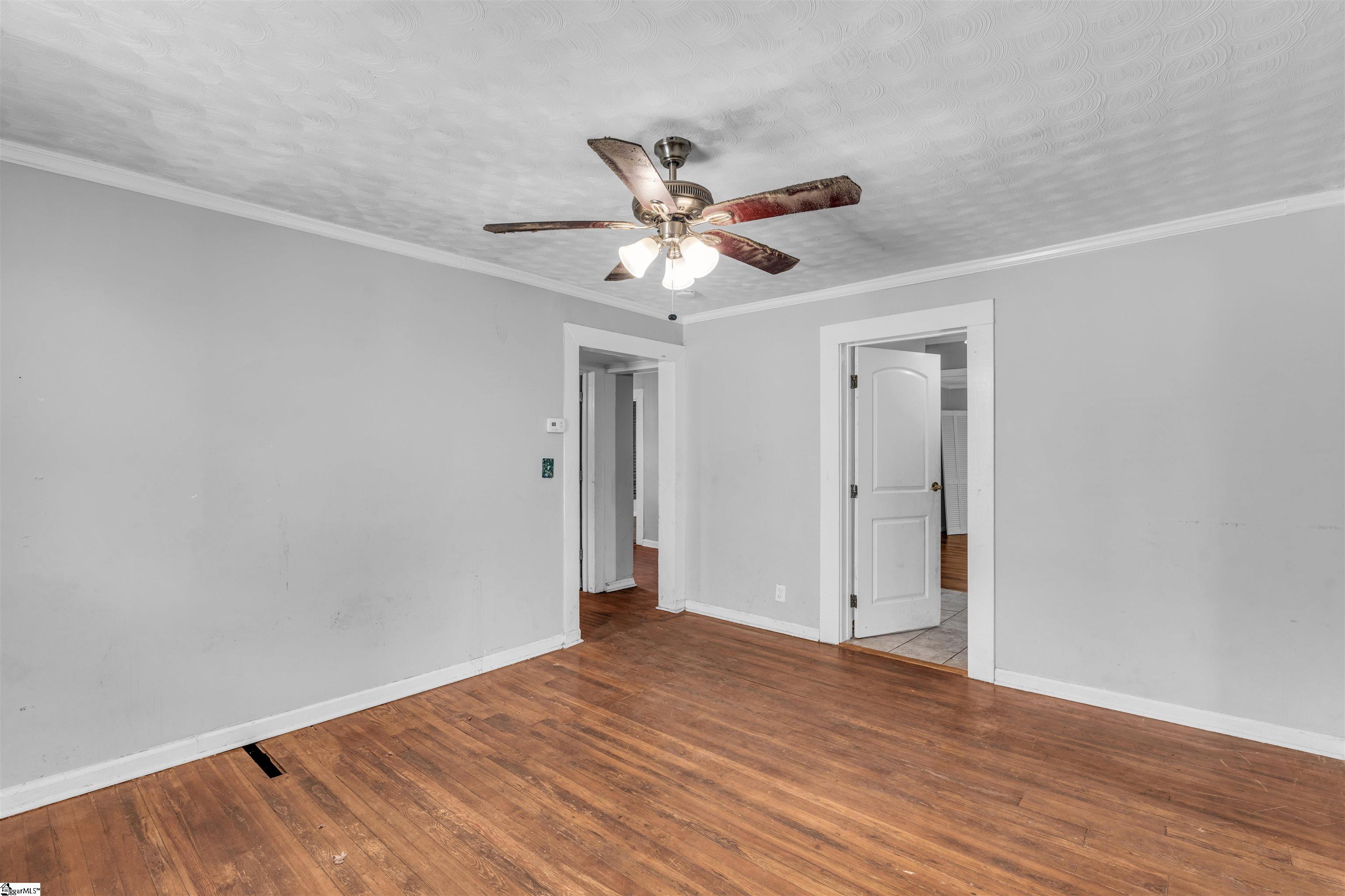 521 Perry Avenue Greenville, SC 29611 - Photo 10 of 21