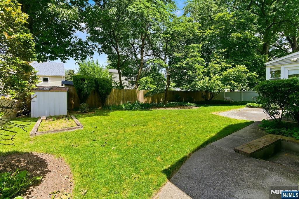 169 Hamilton Road Teaneck, NJ 07666 - Photo 25 of 27