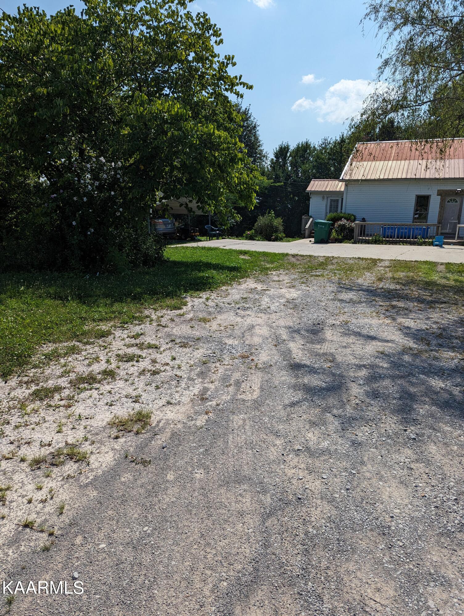 102 Waylon Road Crossville, TN 38571 - Photo 13 of 32 PXL_20230726_202821973