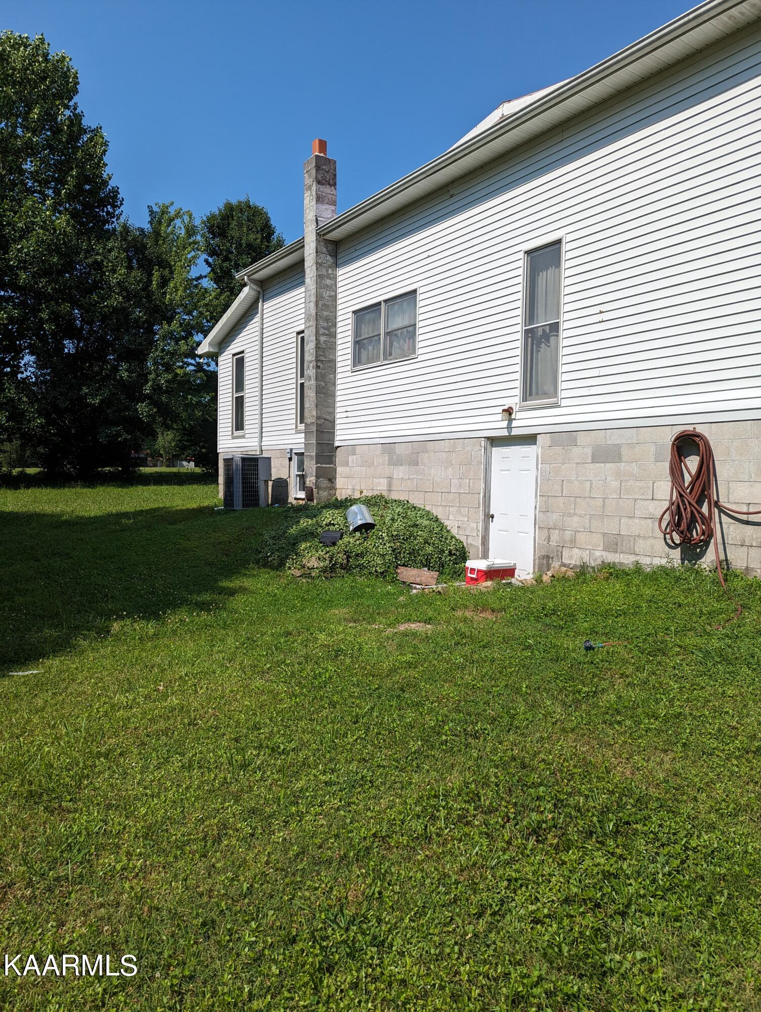 102 Waylon Road Crossville, TN 38571 - Photo 3 of 32 PXL_20230726_202934962