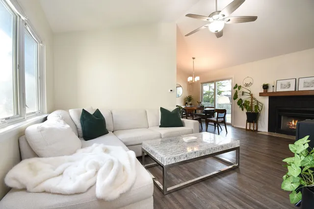 $439,900 | 1406 River Oak Drive, Naperville, IL 60565