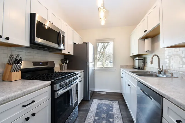 $439,900 | 1406 River Oak Drive, Naperville, IL 60565