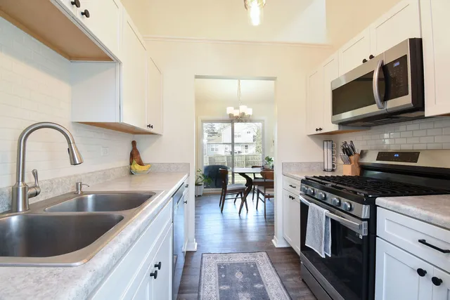 $439,900 | 1406 River Oak Drive, Naperville, IL 60565