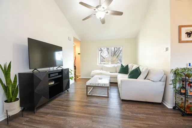 $439,900 | 1406 River Oak Drive, Naperville, IL 60565