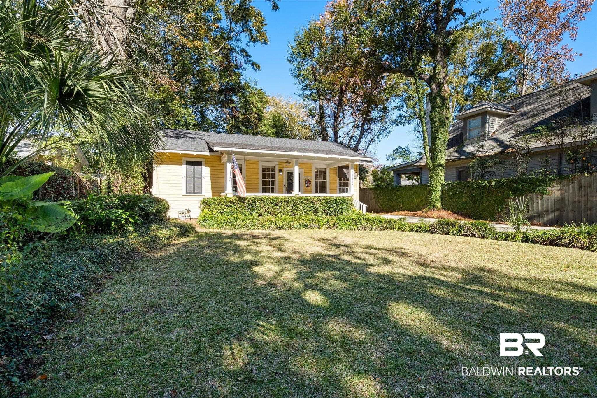 1220 Elmira Street Mobile, AL 36604 - Photo 18 of 20 View of front of home with a front lawn and covered porch