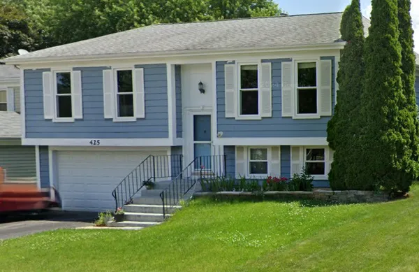 $369,000 | 425 Norman Lane, Roselle, IL 60172