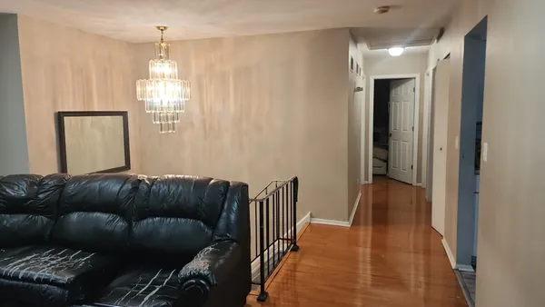 $369,000 | 425 Norman Lane, Roselle, IL 60172