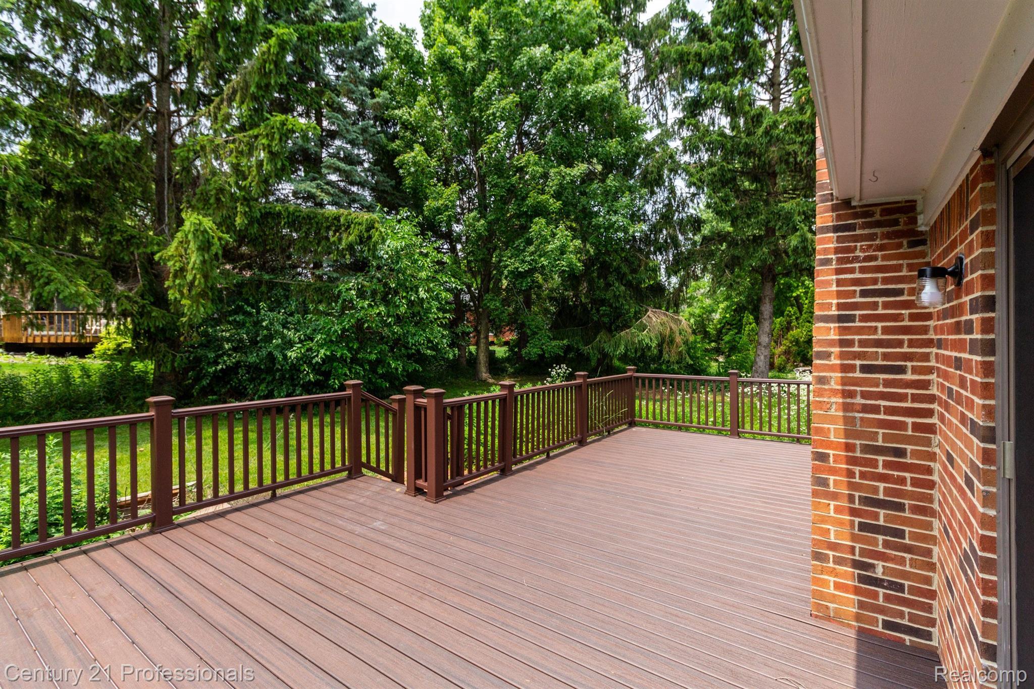 2226 Warrington Road Rochester, MI 48307 - Photo 39 of 39 Gallery Image 39