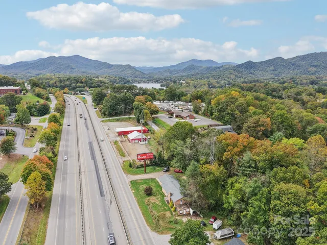 $299,000 | 541 Paragon Parkway, Clyde, NC 28721