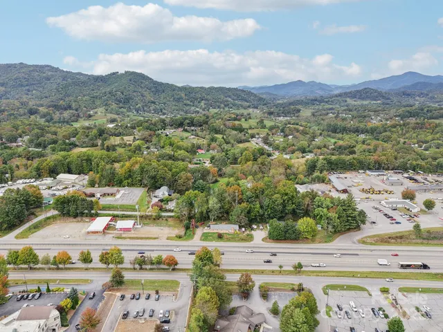 $299,000 | 541 Paragon Parkway, Clyde, NC 28721