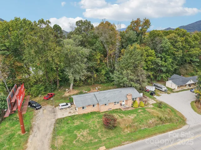 $299,000 | 541 Paragon Parkway, Clyde, NC 28721