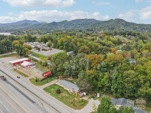 $299,000 | 541 Paragon Parkway, Clyde, NC 28721