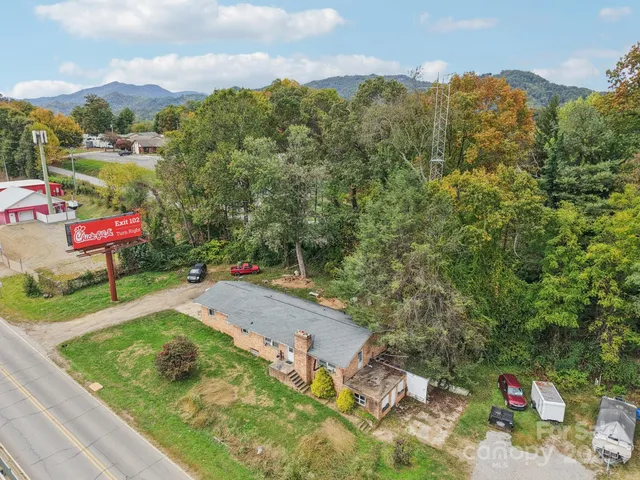 $299,000 | 541 Paragon Parkway, Clyde, NC 28721