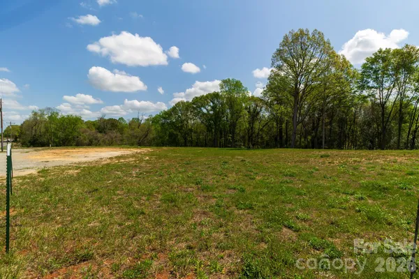 $600,000 | 110 M H Camp Highway, Grover, NC 28073