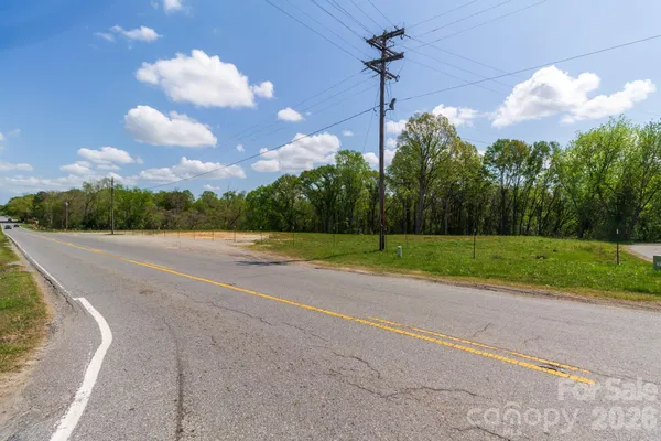 $600,000 | 110 M H Camp Highway, Grover, NC 28073
