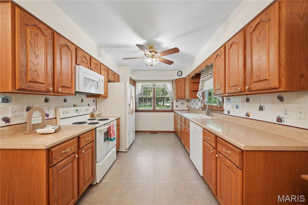 7957 County Line Road Robertsville, MO 63072 - Photo 8 of 31