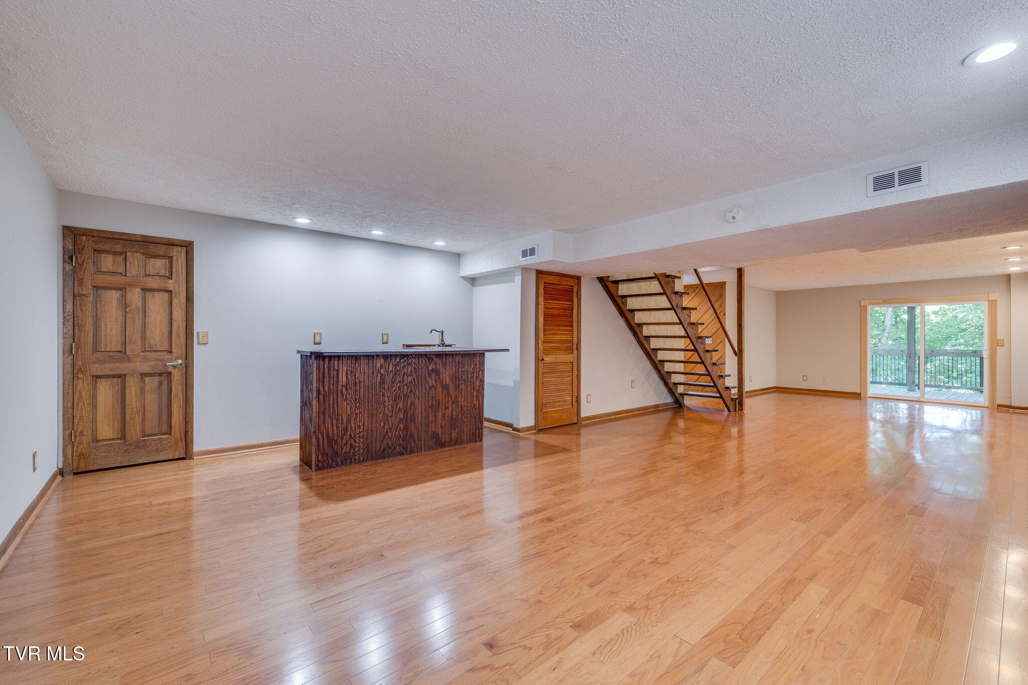 1450 East Shipley Ferry Road Kingsport, TN 37663 - Photo 33 of 49 Wet Bar in Basement