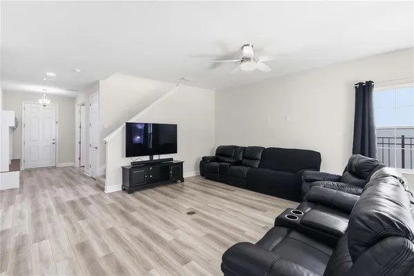 $595,000 | 14806 Summer Br Drive, Lithia, FL 33547