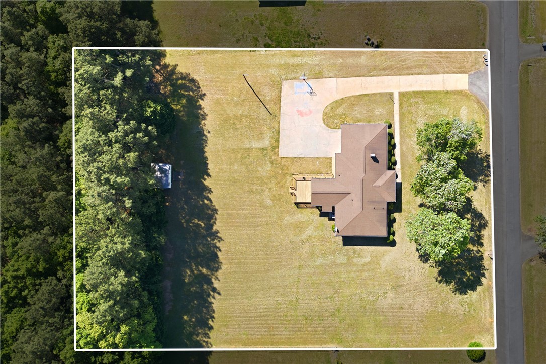 207 Greenmeadow Circle Anderson, SC 29626 - Photo 35 of 38 An aerial view showcases a residential property with ample outdoor space and natural surroundings.
