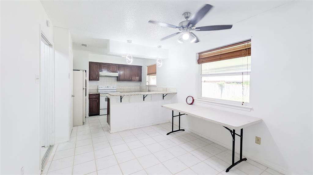 1107 Waverly Drive Arlington, TX 76015 - Photo 11 of 20