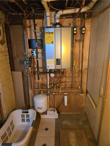 $469,900 | 27 Stedman Avenue, Pawtucket, RI 02860