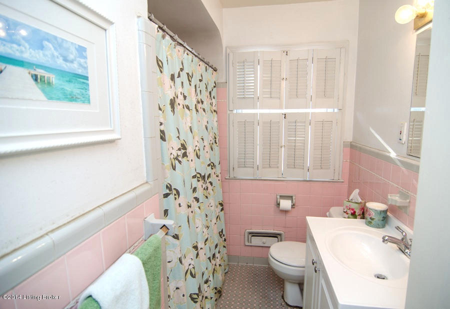 3532 Hughes Road Louisville, KY 40207 - Photo 14 of 25 Bathroom 1