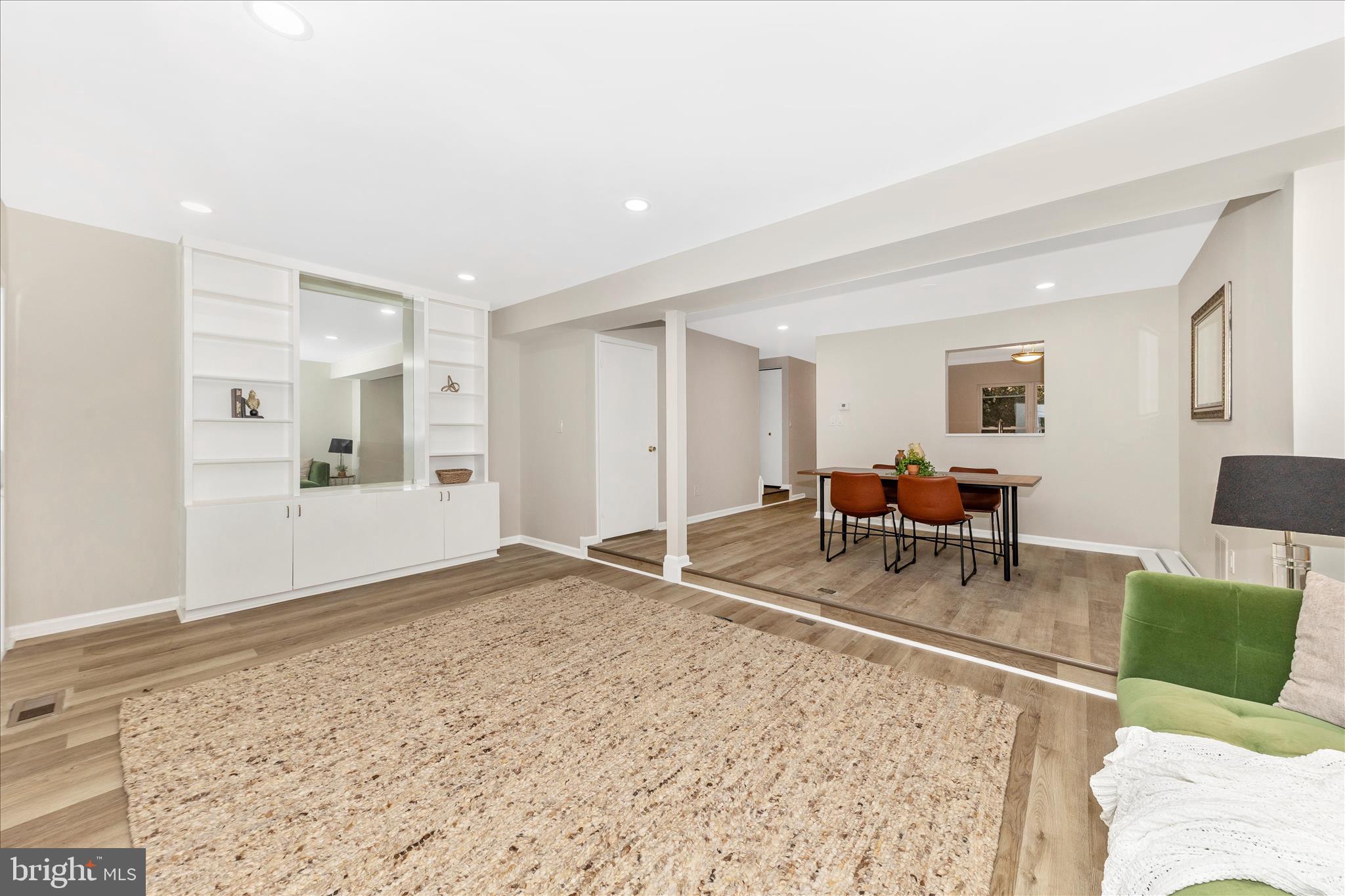 1 Kinsman View Circle Silver Spring, MD 20901 - Photo 14 of 52 a living room with furniture